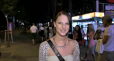 উল্কি চৈতালি সেক্স ভিডিও মধ্যে স্বর্ণকেশী পালঙ্ক উপর অশ্লীল একটি চাঁচা ভগ দেওয়া হয়