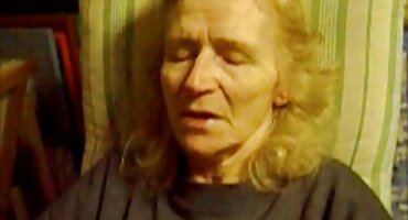 বড় বুকের স্বর্ণকেশী সৎ মা চাইনিজ সেক্স ভিডিও ওয়াঙ্কারের সৎপুত্রকে শান্ত করেছে।