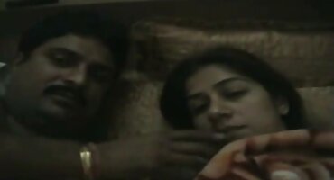 অভিজ্ঞ রাশিয়ান প্রতিবেশী একজন bangla সেক্স ভিডিও লোককে শিখিয়েছিলেন কীভাবে চুদা চাটতে হয়।