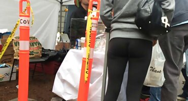 প্রশিক্ষক প্যান্টি খুঁজে পেয়েছেন এবং সামার ব্রুকস থেকে একটি ভিডিও সেক্স পুরস্কার পেয়েছেন