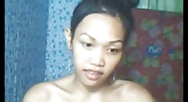 ছোট চুলের ক্ষুধার্ত স্বর্ণকেশী তার বন্ধুর ভাইয়ের সাথে বাথরুমে অশ্লীল আলোড়ন তোলে। ভোজপুরি সেক্স ভিডিও গান