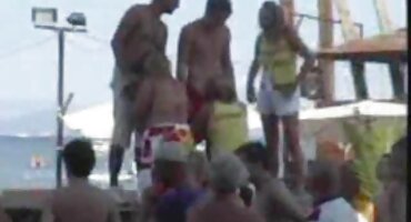 গৃহকর্ত্রী পাছায় চোদার জন্য প্রস্তুত, যদি ভাবি সেকস ভিডিও শুধুমাত্র মালিক সন্তুষ্ট হয়