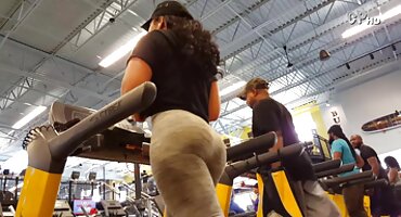 স্মিপি বাথিং স্যুটে রেডহেড চিক বন্ধুকে সন্তুষ্ট করতে সম্মত বেঙ্গলি রোমান্টিক সেক্স ভিডিও হয়।