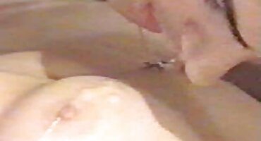 একটি swarthy এশিয়ান একটি লোকের মোরগ থেকে দেশী সেক্স ভিডিও groans