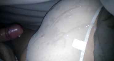 লিটল রেড রাইডিং হুড একটি শিকারী সঙ্গে একটি যৌনসঙ্গম মধ্যে দৌড়ে স্কুল গার্ল সেক্স ভিডিও