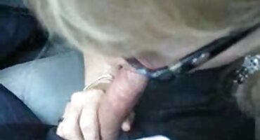 মালিশকারী দক্ষতার সাথে ভিগো ভিডিও সেক্স যৌনতার জন্য একটি সুন্দর এশিয়ান মহিলাকে তেলে সেট করে।