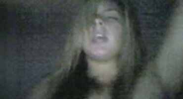 ছেলেটি তার সৎ মায়ের প্যান্টির উপর ঝাঁকুনি হিজড়া সেক্স ভিডিও দেয় এবং তাকে সোফায় রোস্ট করে।