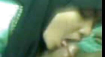 বড় boobs সঙ্গে পরিপক্ক স্বর্ণকেশী একটি ছাত্রের শিশ্ন চুষে ইন্ডিয়ান ভিডিও সেক্স এবং বিছানায় fucks