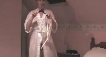 সৎ মা তার শিশ্নকে আদর করার জন্য তার সৎ বাজার সেক্স ভিডিও ছেলেকে ধুয়ে দিতে পছন্দ করে।