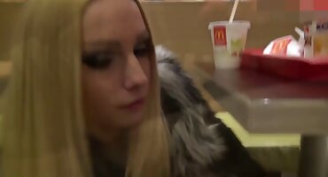 বস নতুন কর্মচারীর কাছে গিয়ে তার বাঁড়া মাদ্রাজি সেক্স ভিডিও উপভোগ করলো