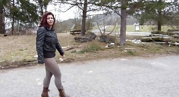 স্টেসি ক্রুজ সেক্স ভিডিও ইংলিশ প্রথম কাস্টিংয়ের জন্য নকল স্তন পাম্প করে।