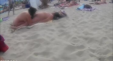 সুন্দরী বোন লাজুক ভাবে তার ভাইকে থ্রি সেক্স ভিডিও সেক্সের প্রস্তাব দিল