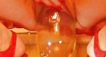 লকার ইমু সেক্স ভিডিও রুমের অ্যাথলিট পাছায় চিয়ারলিডার চিক ভাজছে।