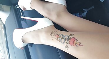 চশমা পরা 18 বছর বয়সী মেয়ে টাকার জন্য বাংলা সেস্ক ভিডিও যৌনসঙ্গম করতে রাজি হয়।