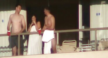 বিউটির গুদ চাটছে এবং বাংলা সেক্স নতুন ভিডিও তাকে কামুকভাবে চুদছে।