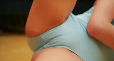 স্যাটানিক বেঙ্গলি সেক্সি বিএফ স্ট্রিপার ক্লাবে ভূতদের ডেকেছে।