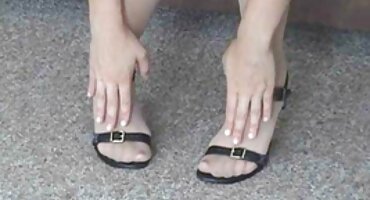 একটি ছিদ্র সঙ্গে একটি সেক্স লোকাল ভিডিও শ্যামাঙ্গিনী ভগ licks এবং খুব বল পর্যন্ত একটি পুরু শিশ্ন সঙ্গে তার fucks