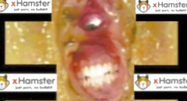 সমস্ত গর্তে থ্রিসাম ফাক, মুখে এবং সেক্সি বিএফ পাছায় প্রস্রাব করে, এবং শুক্রাণু সহ সুন্দর বস্ত্রকে খাওয়ায়।