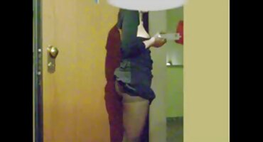 একটি চতুর বাদামী কেশিক মহিলা এবং একটি বড় মোরগ সঙ্গে একটি বিএফ সেক্স ভিডিও চর্বিহীন লোক সঙ্গে বেডরুমে মৃদু যৌনতা