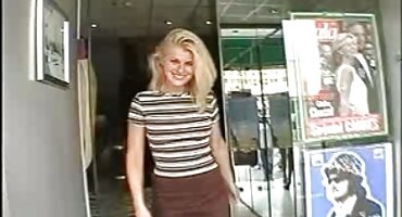 একটি আবেগী স্বর্ণকেশী একটি আলফা পুরুষ সঙ্গে একটি রাতের আগুনে সেক্সি ভিডিও বিএফ গুণগতভাবে fucks