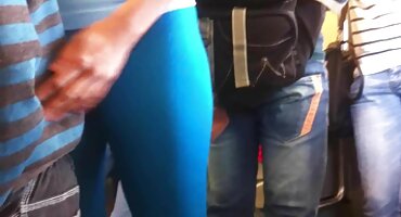 প্রাকৃতিক স্তন সহ পাতলা সৌন্দর্য একজন অভিজ্ঞ পুরুষের সাথে বিএফ সেক্স ভিডিও উচ্চ হয়।